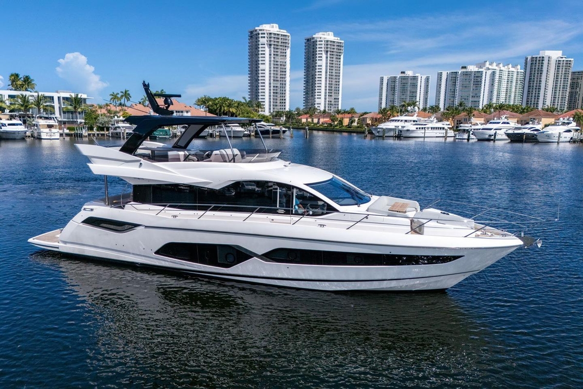 2023 Sunseeker Manhattan 68 - Sold Boat
