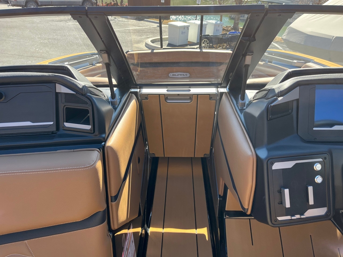 2025 Supra SE 550 - Sold Boat