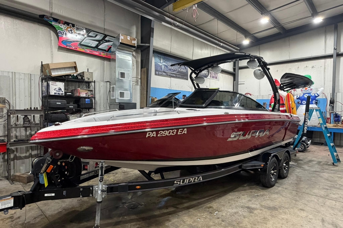 2013 Supra Sunsport 22 V - Sold Boat