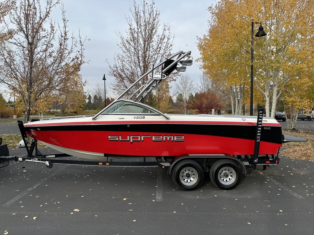 2009 Supreme Boats V208 - Sold Boat