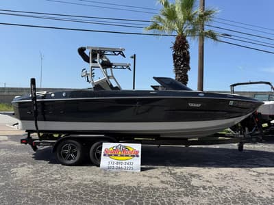 BOATZON | Supreme S220 2022