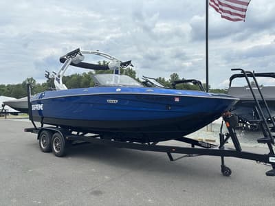 BOATZON | Supreme S220 2024