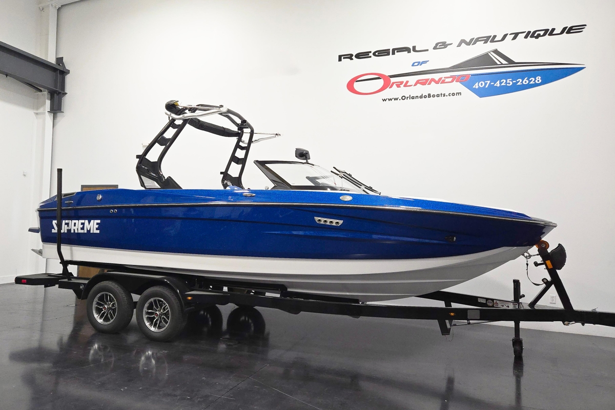 2026 Supreme S220 - Sold Boat