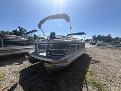 BOATZON | Sweetwater 2286 FS 2027
