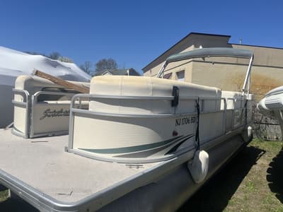 BOATZON | Sweetwater 2486C 2010