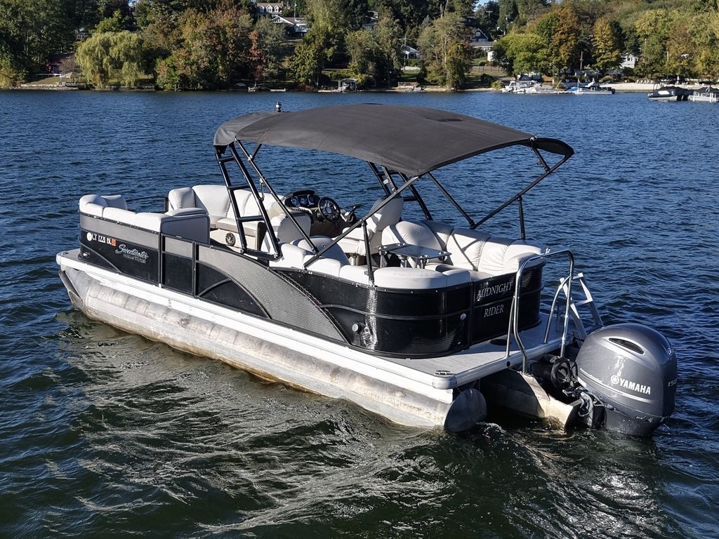 2016 Sweetwater SW 220 SLC - Sold Boat
