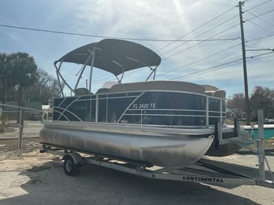 BOATZON | Sylvan 818 Cruise 2022