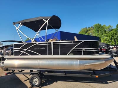 BOATZON | Sylvan 818 FISH 2025
