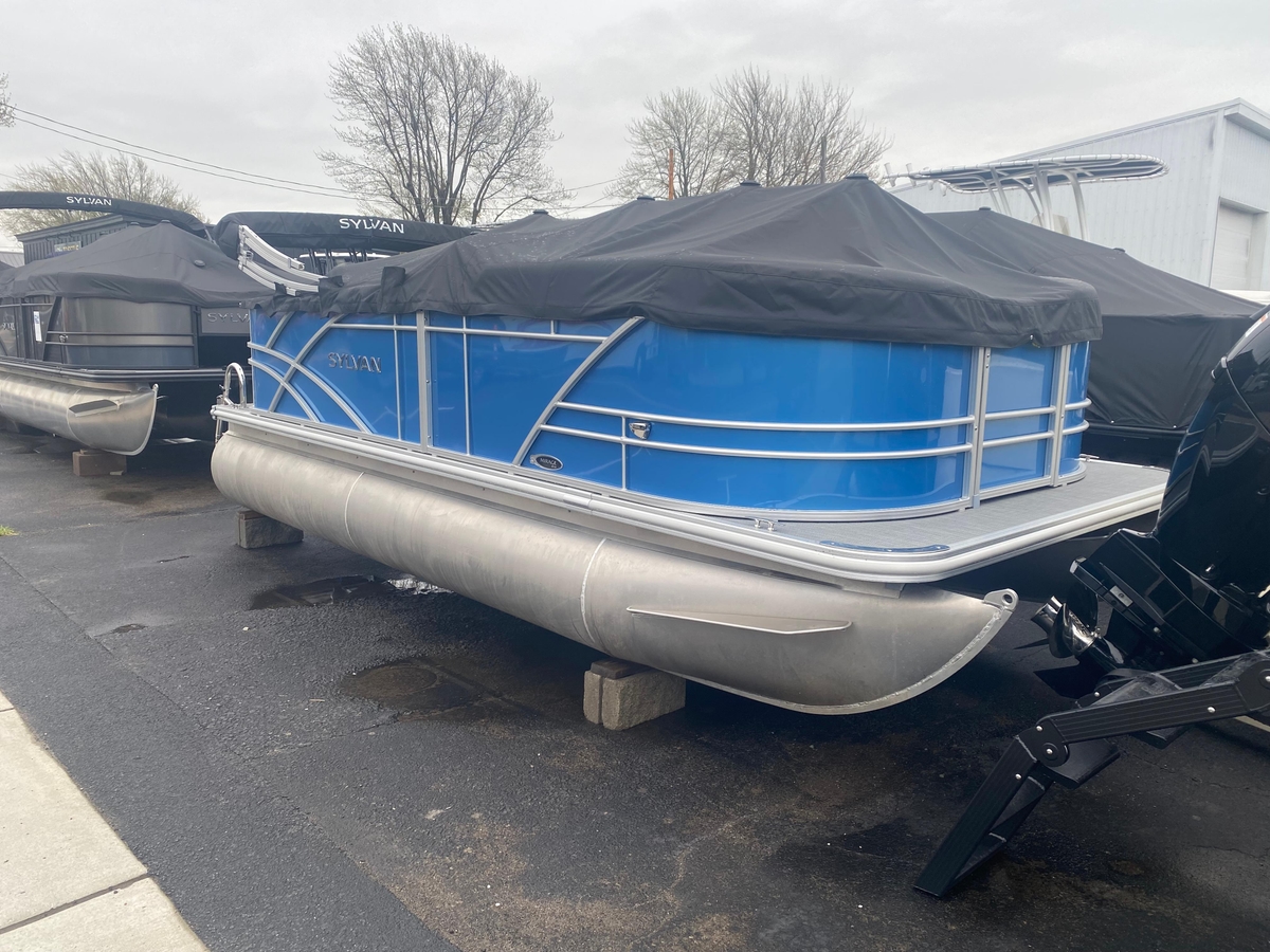 2025 Sylvan 818 MIRAGE CRS - Sold Boat