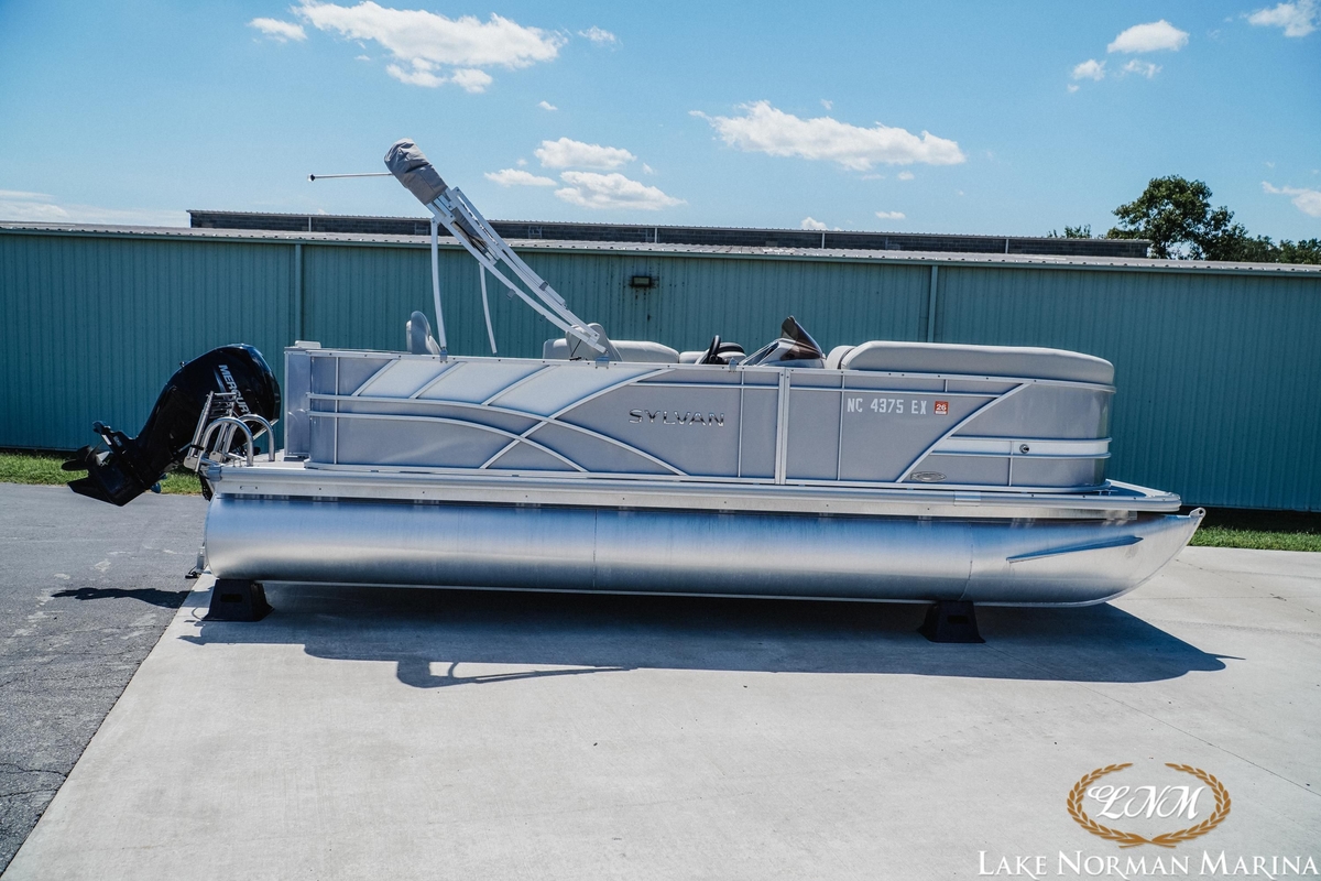 2022 Sylvan 820 - Sold Boat