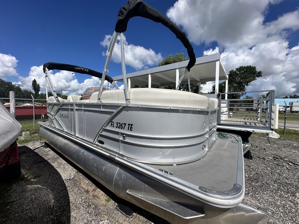 2022 Sylvan 820 LZ - Sold Boat