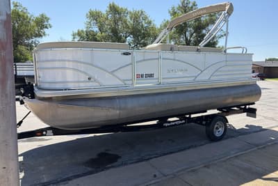 BOATZON | Sylvan 820 Mirage FnC 2017