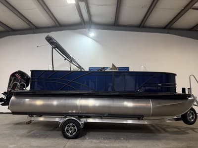 BOATZON | Sylvan 820 Party Fish 2026