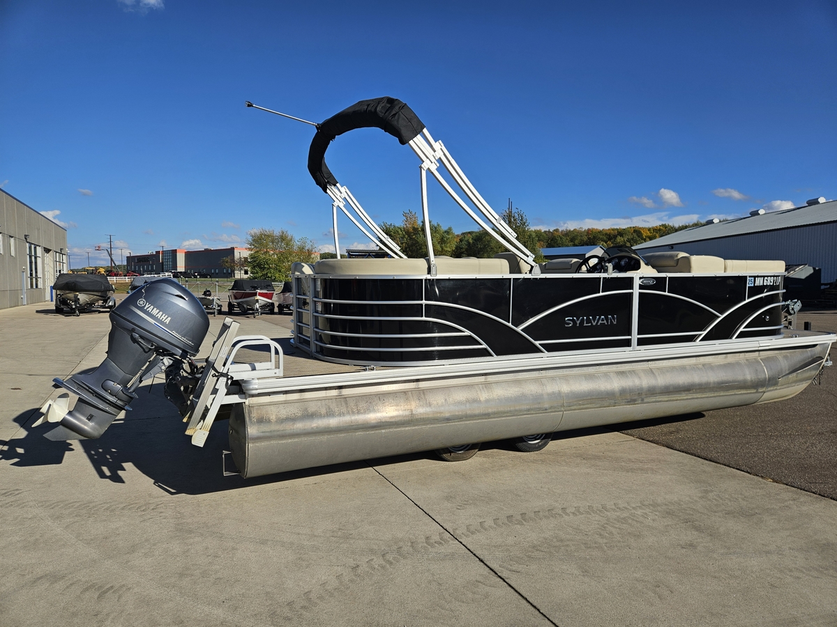 2017 Sylvan Sylvan Mirage 822 LZ  Clean Comfortable Crusing Pontoon 2017 - Sold Boat