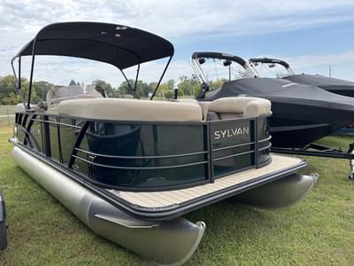 BOATZON | Sylvan 8522 LZ 150HP BUNK TRAILER 2026