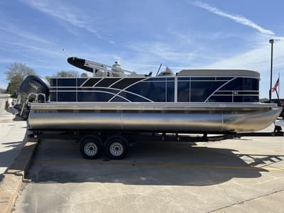BOATZON | Sylvan 8522 Party Fish 2026