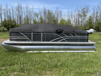BOATZON | Sylvan 8522 Party Fish priced with a 50hp 2025