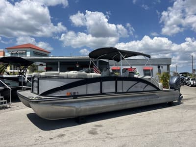 BOATZON | Sylvan 8525 Sportlounger Tri ToonTwin 300hp Yamahas 2017