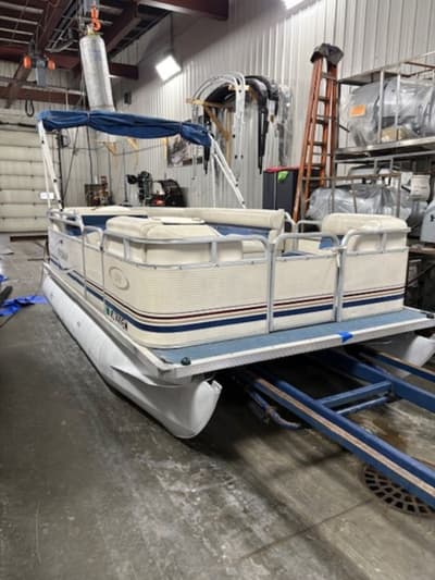 BOATZON | Sylvan Elite 2000 BOATZON | Sylvan Elite 2000