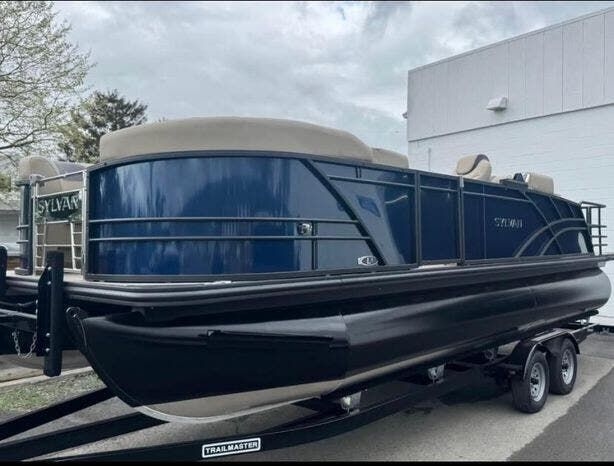 2025 Sylvan L3 DLZ DH Bar - Sold Boat