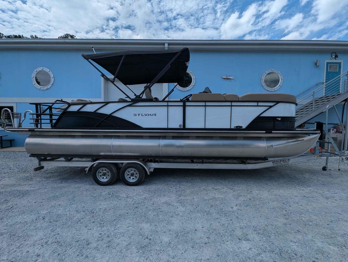 2025 Sylvan L5 DLZ - Sold Boat