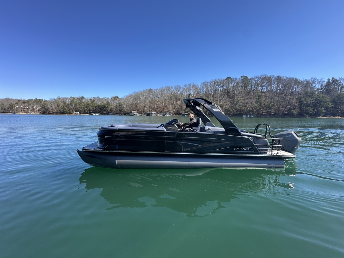 2026 Sylvan M5 SLZ - Sold Boat
