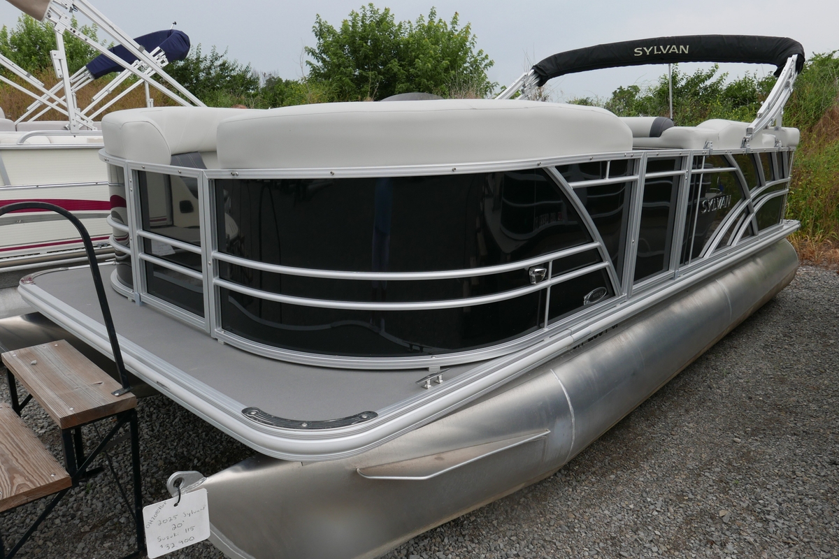 2025 Sylvan Mirage 820 Cruise - Sold Boat