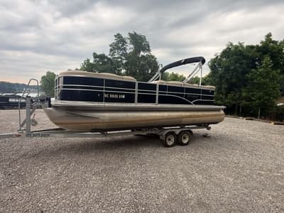 BOATZON | Sylvan Mirage 8522 Cruise 2015