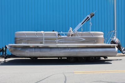 BOATZON | Sylvan Mirage 8522 LZ 2013