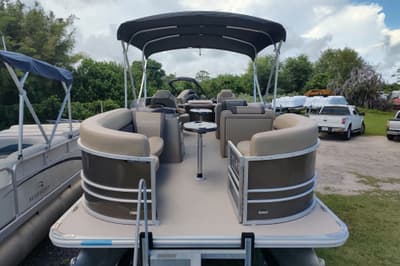 BOATZON | Sylvan Mirage 8522 Party Fish 2021