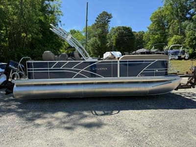 BOATZON | Sylvan Mirage 8522 Party Fish 2025