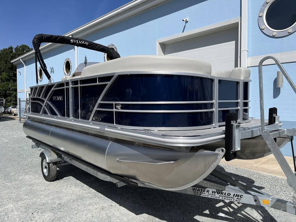 2025 Sylvan Mirage Cruise 820 - Sold Boat