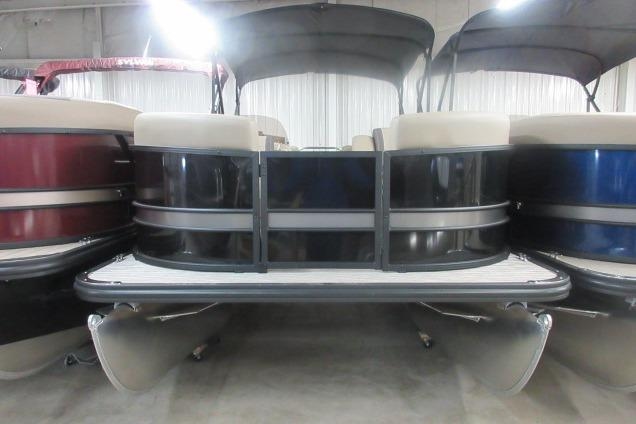 2026 Sylvan Mirage Cruise 822 LZ - Sold Boat