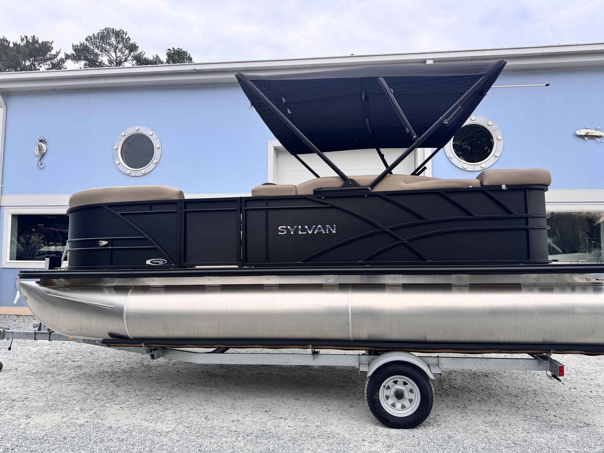 2026 Sylvan Mirage Cruise 8520 CRS - Sold Boat