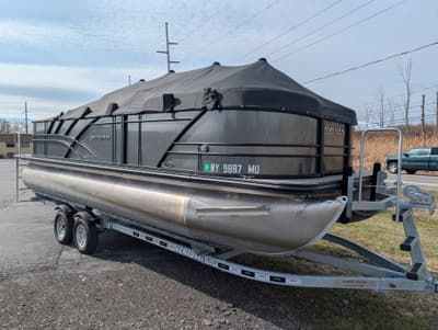 BOATZON | Sylvan Mirage Cruise 8522 Resorter 2023