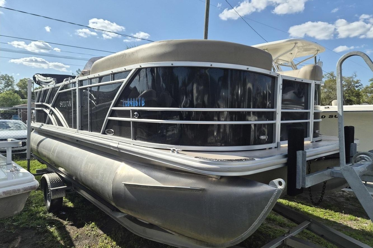 2022 Sylvan Mirage Fish 820 Party Fish - Sold Boat