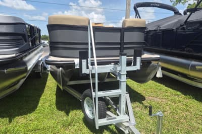 BOATZON | Sylvan Mirage Fish 820 Party Fish 2026 BOATZON | Sylvan Mirage Fish 820 Party Fish 2026