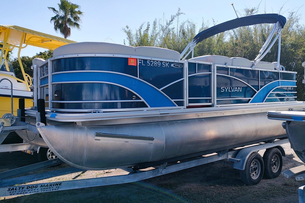 2019 Sylvan Mirage Fish 8520 Party Fish - Sold Boat