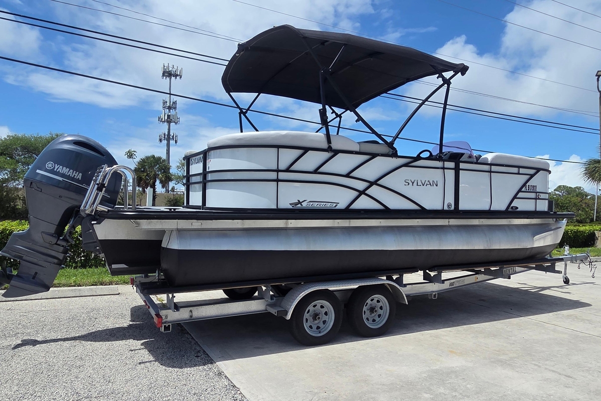 2022 Sylvan Mirage X X3 - Sold Boat