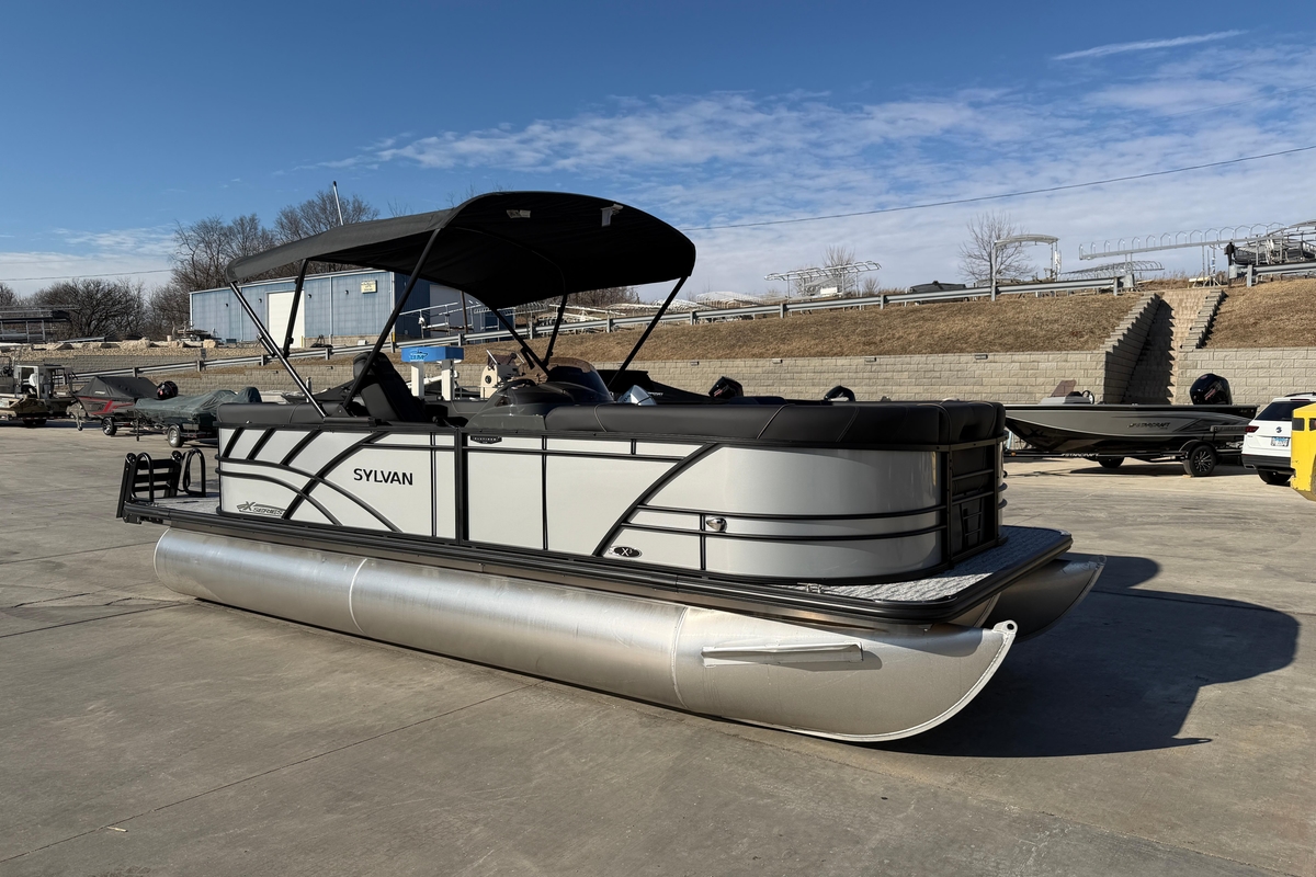 2026 Sylvan MIRAGE X3 - Sold Boat