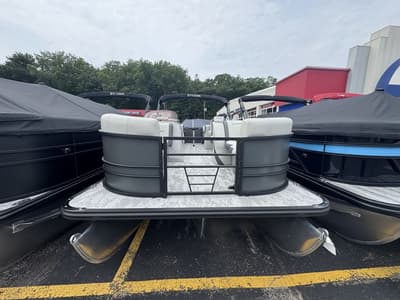 BOATZON | Sylvan MIRAGE X3 PLATINUM PKG 2026