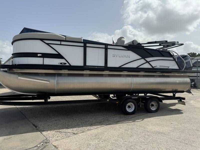 2025 Sylvan X1 CLZ DH - Sold Boat