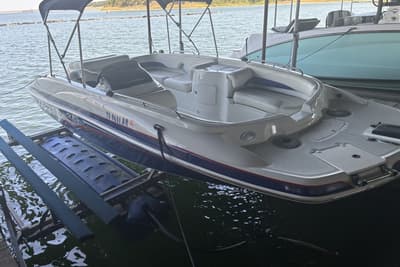BOATZON | Tahoe 215xi IO 2016