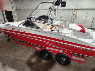 BOATZON | Tahoe 216 Deckboat 2010