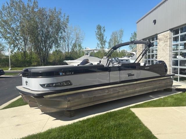 2022 Tahoe Cascade Versatile Rear Bench 25 FT - Sold Boat