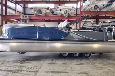BOATZON | Tahoe Pontoon 25E85 LTZ Rear Bench 2026