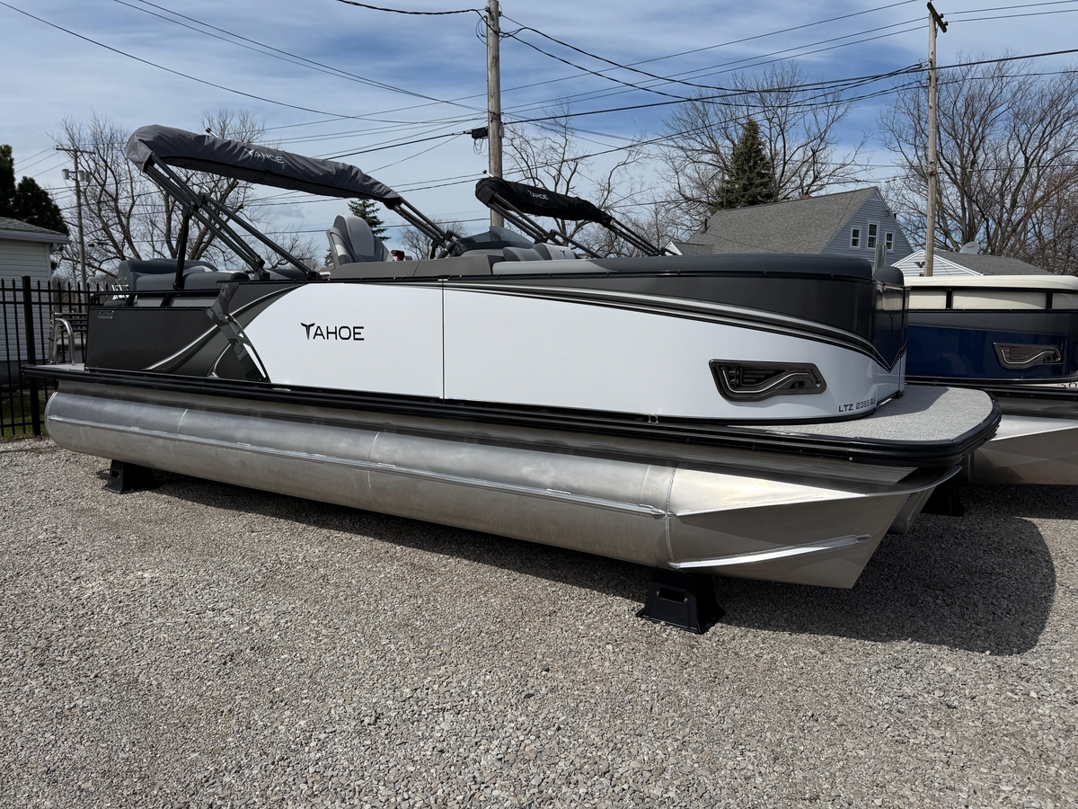 2025 Tahoe Pontoon LTZ Quad Lounger Shift - Sold Boat