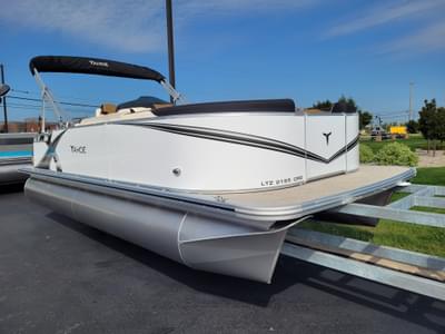BOATZON | Tahoe Pontoons 2185 LTZ Cruise Rear Bench 2026