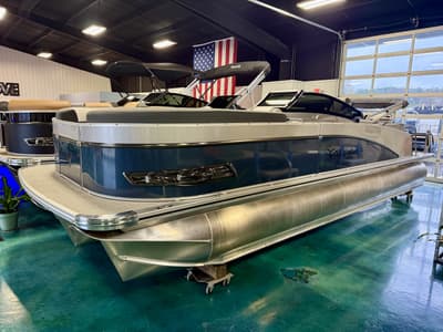 BOATZON | Tahoe Pontoons Cascade  2585 Elite Windshield 2026