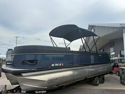 BOATZON | Tahoe Pontoons Cascade Quad Lounge 2025